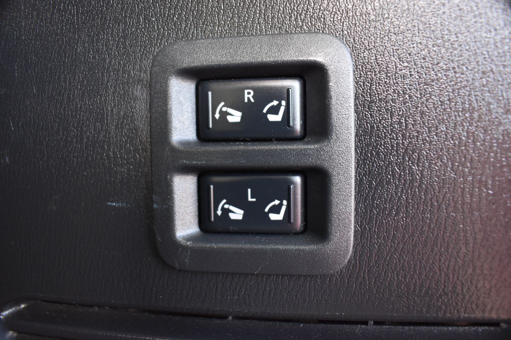 Nissan Armada photo 14
