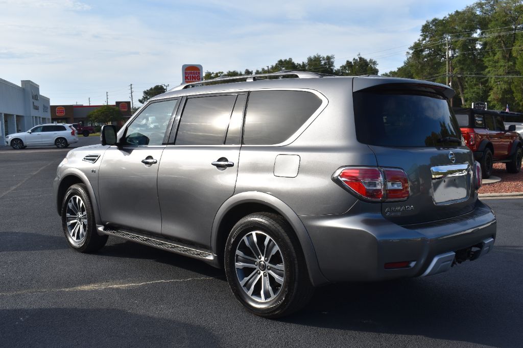 Nissan Armada photo 7