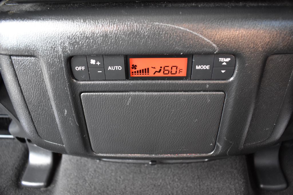 Nissan Armada photo 16