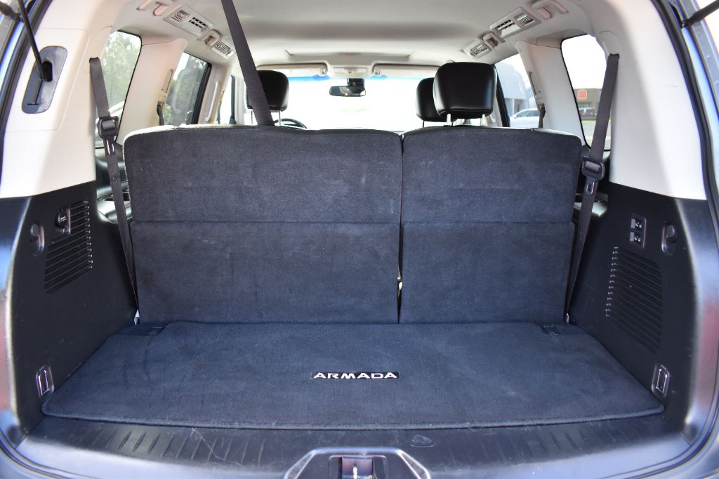 Nissan Armada photo 12
