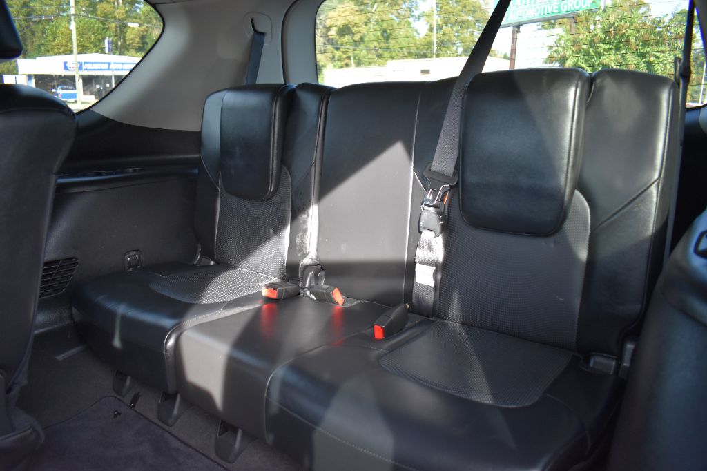 Nissan Armada photo 11