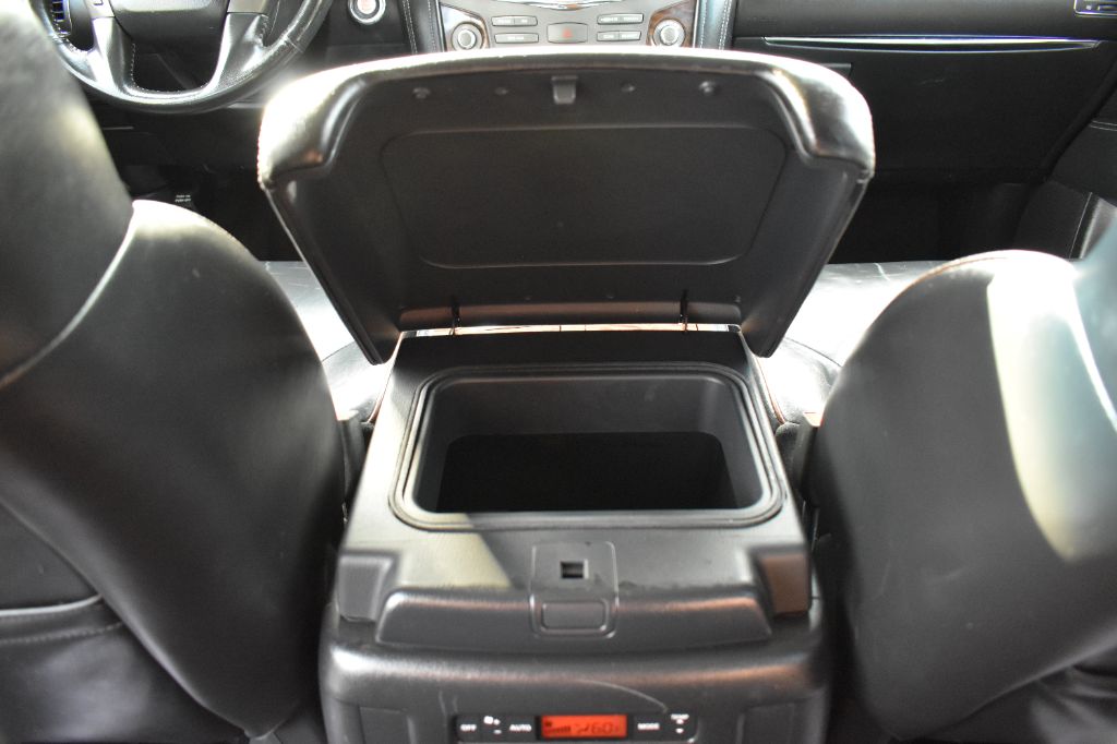 Nissan Armada photo 17