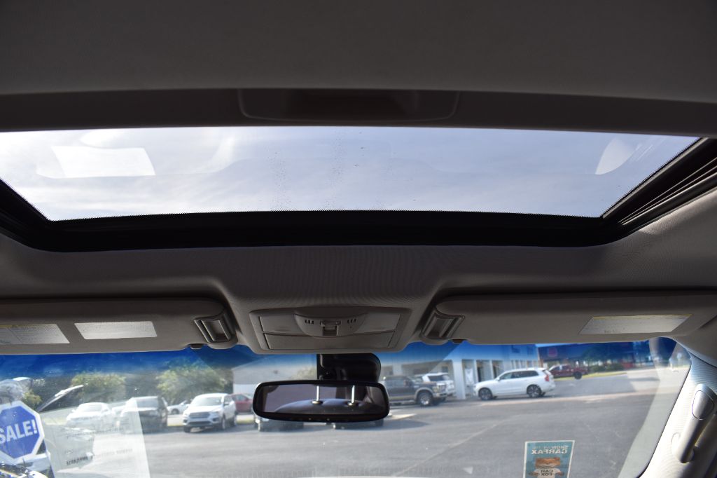 Nissan Armada photo 19