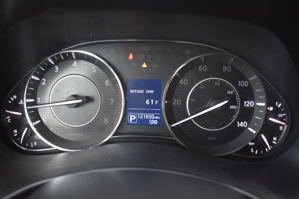 Nissan Armada photo 21