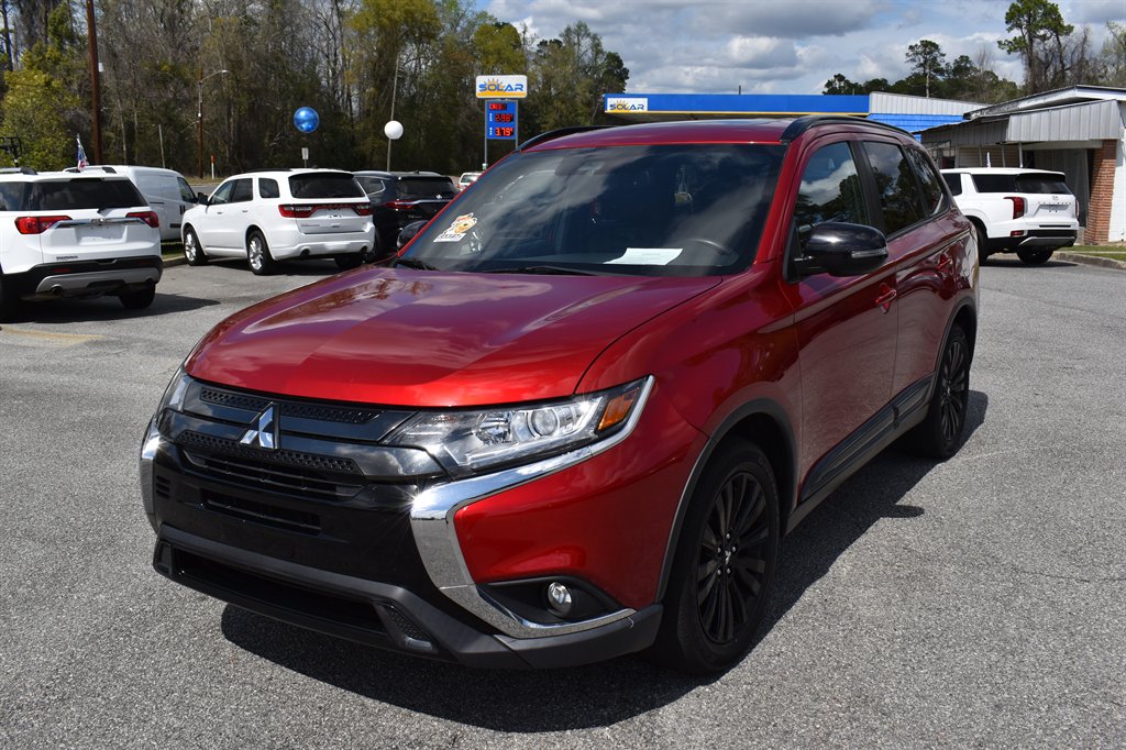 2020 Mitsubishi Outlander LE