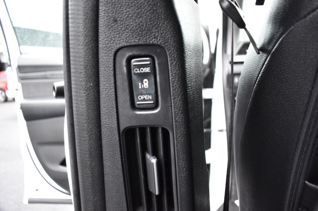 Honda Odyssey photo 16