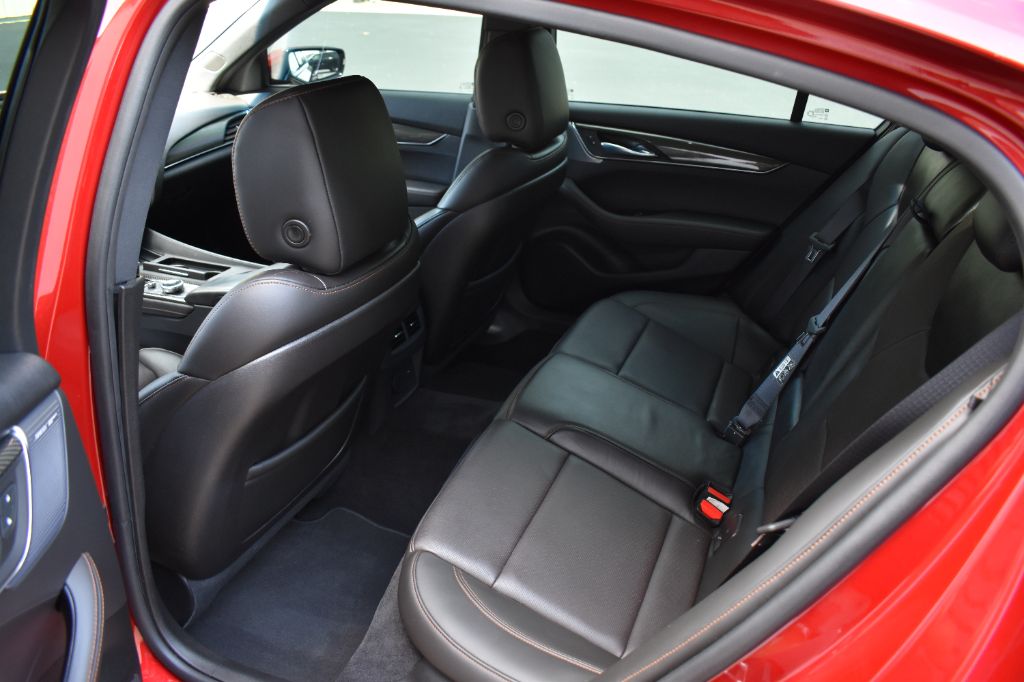 Cadillac CT5 photo 10
