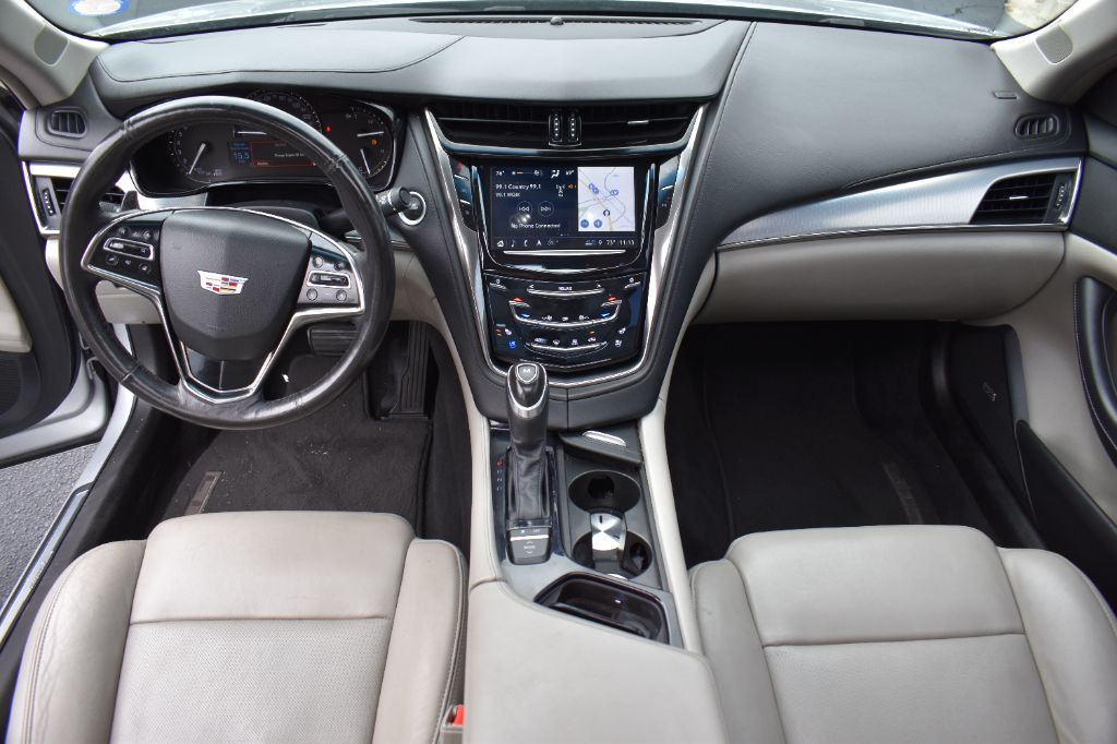 Cadillac CTS photo 11