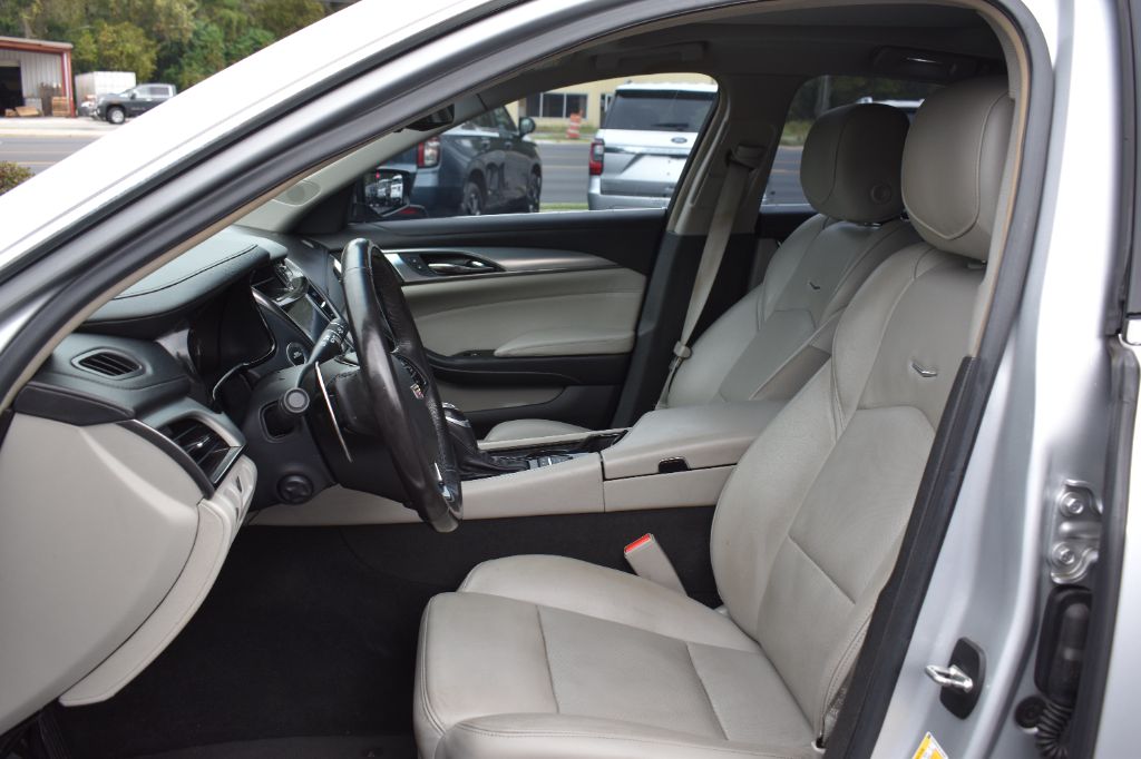 Cadillac CTS photo 9