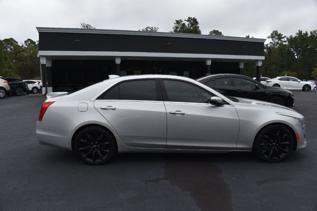 Cadillac CTS photo 4