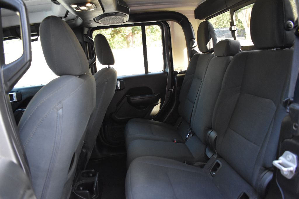 Jeep Gladiator photo 10