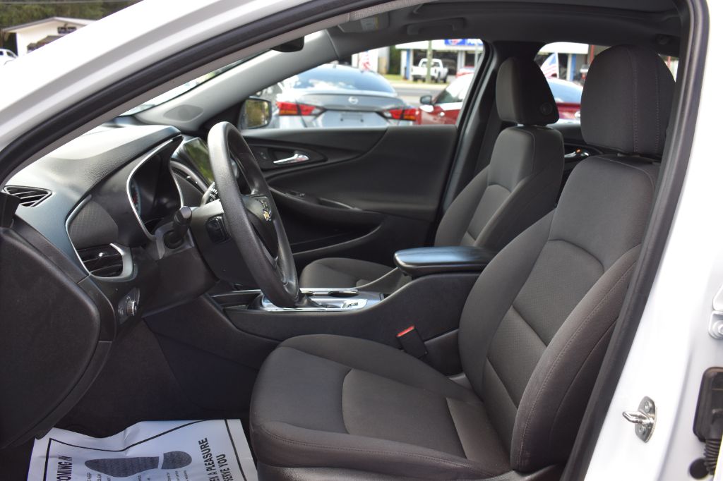 Chevrolet Malibu photo 9