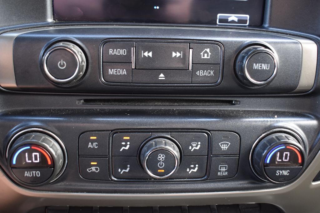 Chevrolet Silverado photo 17