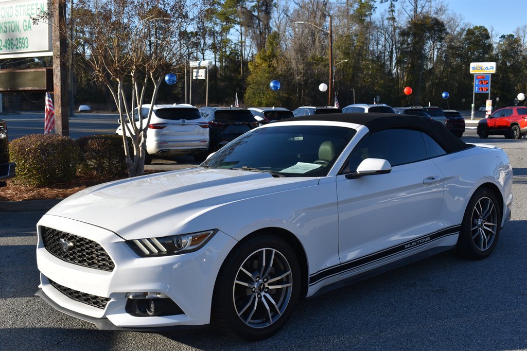 2017 Ford Mustang EcoBoost Convertible Premium's photo
