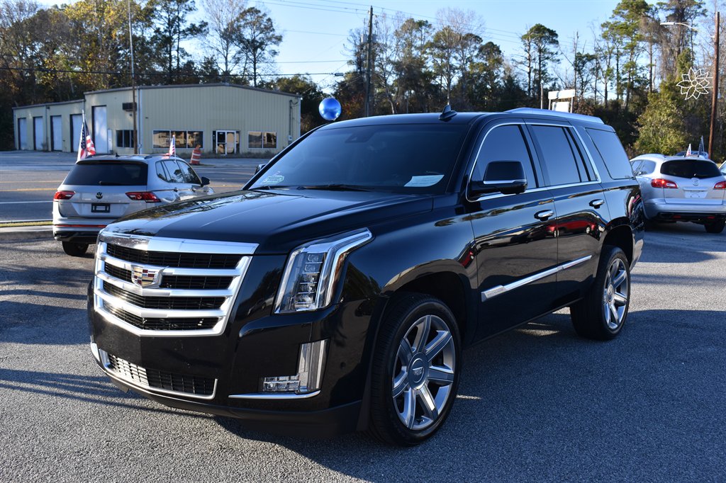 2018 Cadillac Escalade Luxury's photo