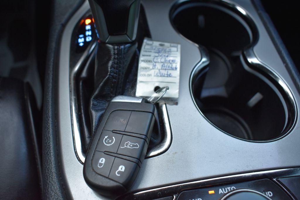 Jeep Grand Cherokee photo 23