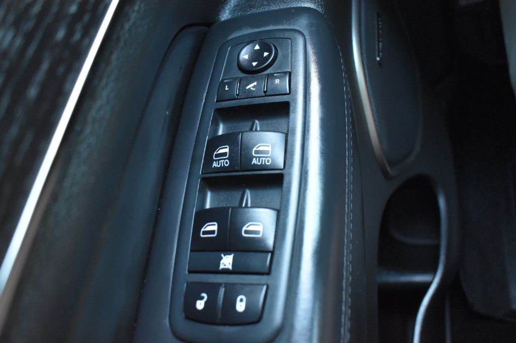 Jeep Grand Cherokee photo 15
