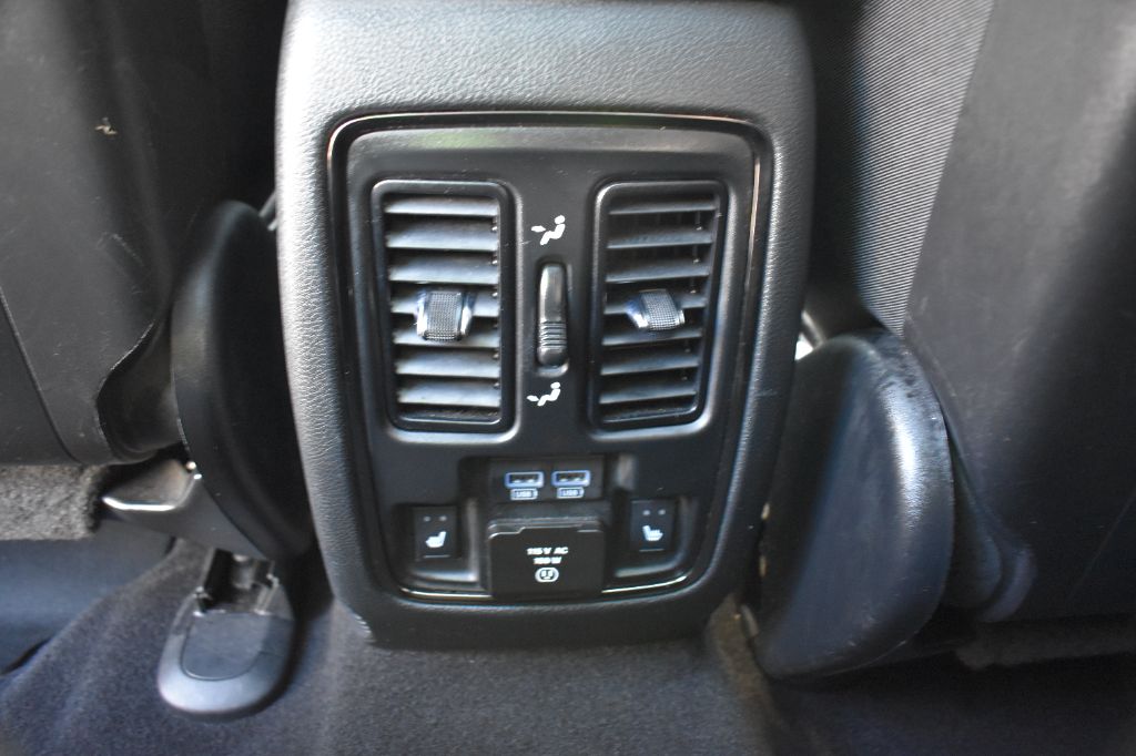 Jeep Grand Cherokee photo 14