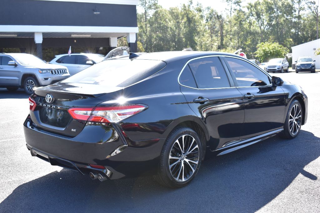 Toyota Camry photo 5