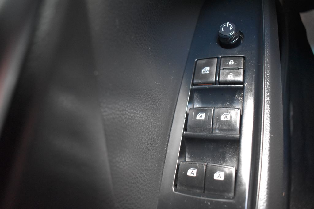 Toyota Camry photo 12