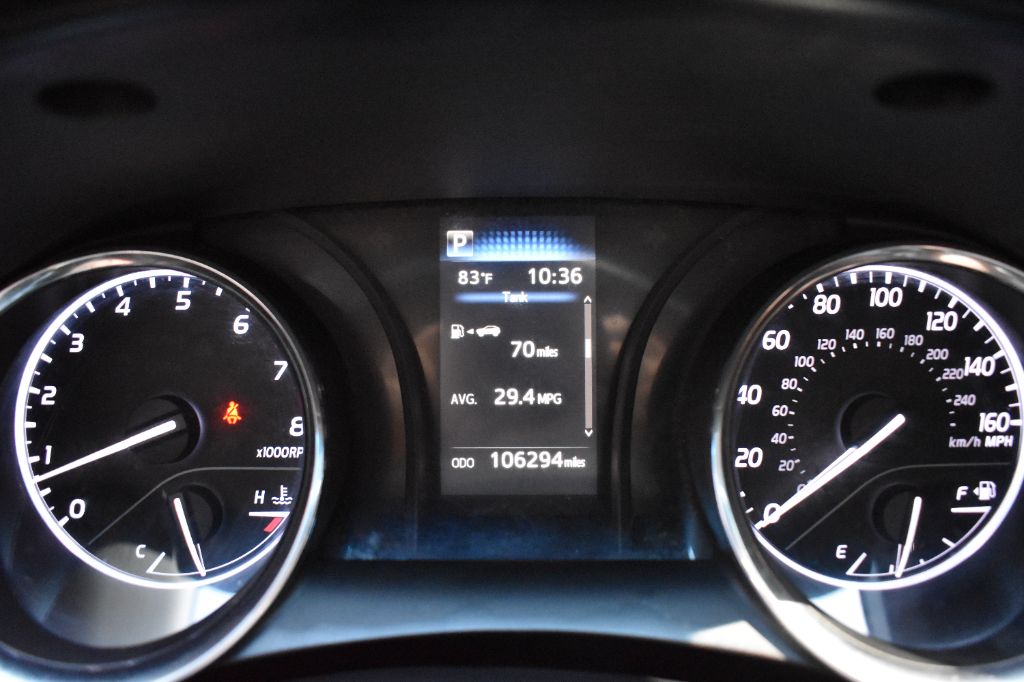 Toyota Camry photo 13