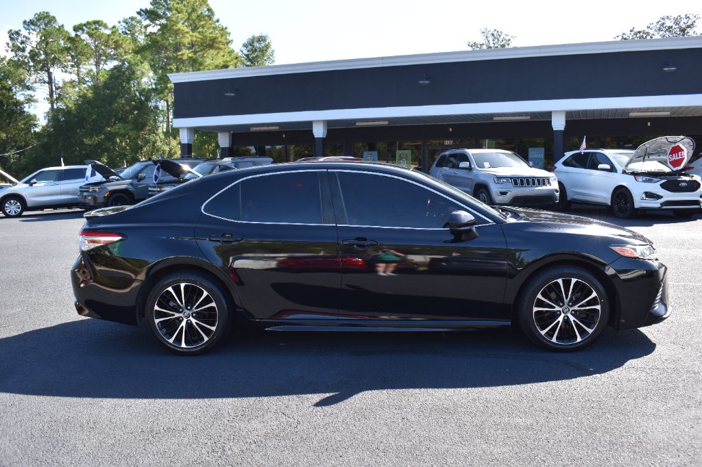 Toyota Camry photo 4