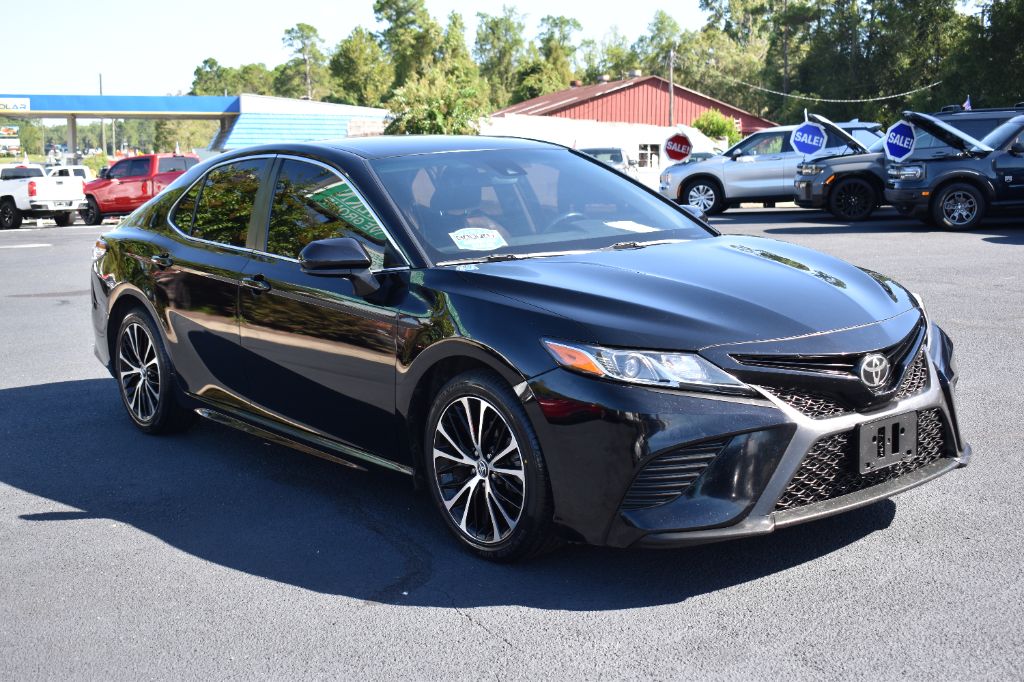Toyota Camry photo 3