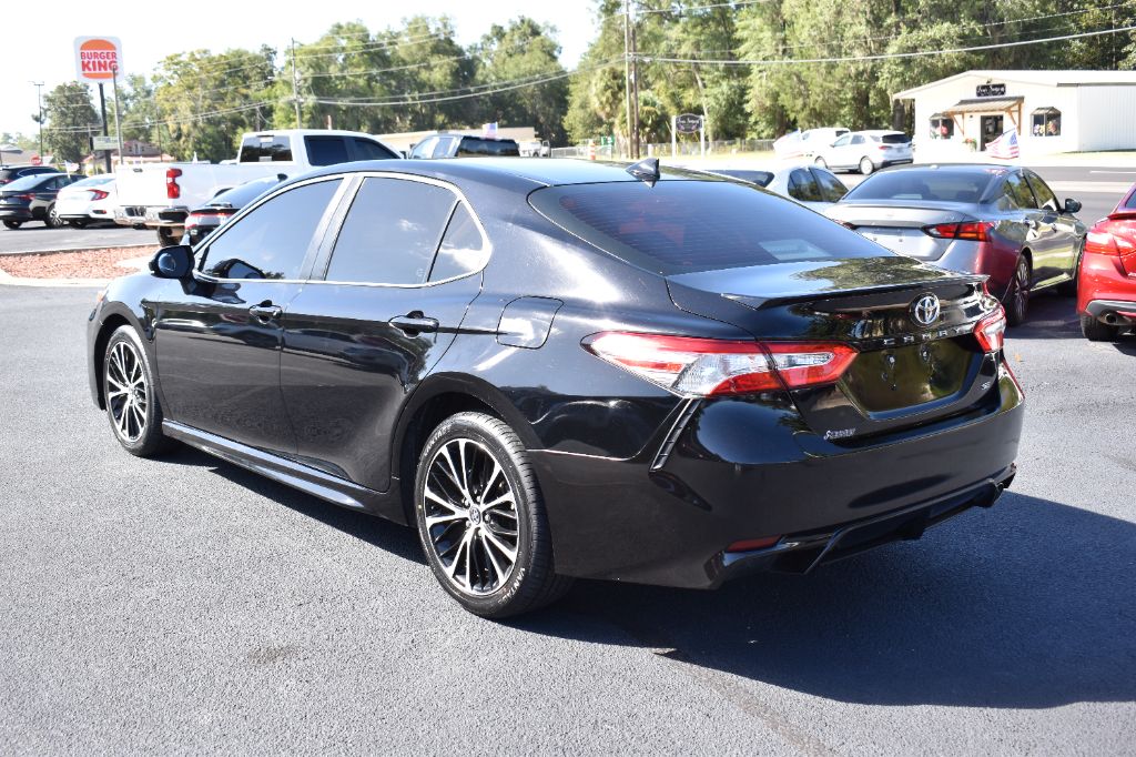Toyota Camry photo 7
