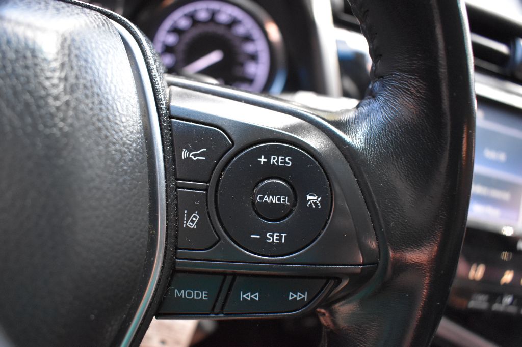 Toyota Camry photo 17