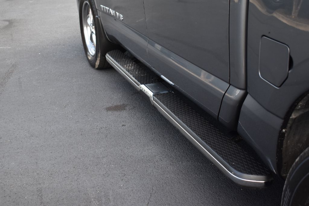 Nissan Titan photo 9