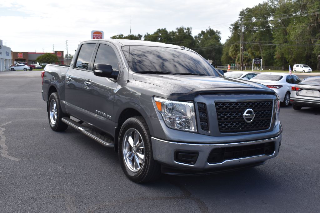 Nissan Titan photo 3