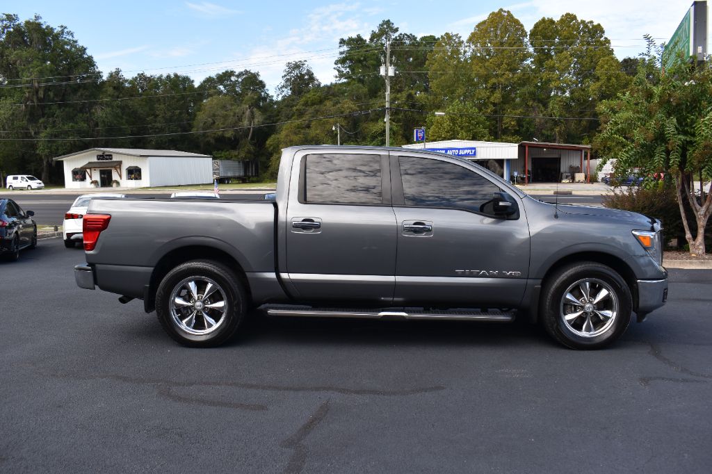 Nissan Titan photo 4