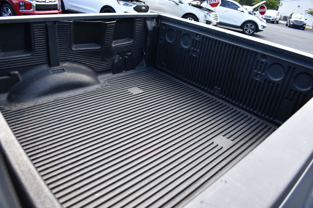 Nissan Titan photo 13