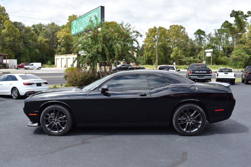 Dodge Challenger photo 8