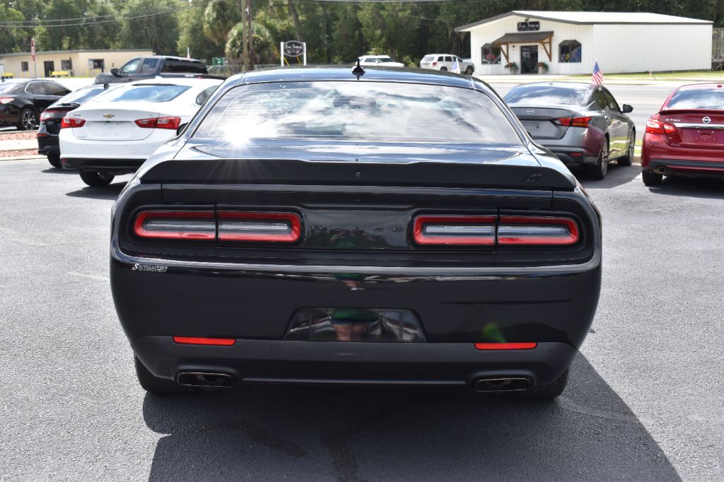Dodge Challenger photo 6
