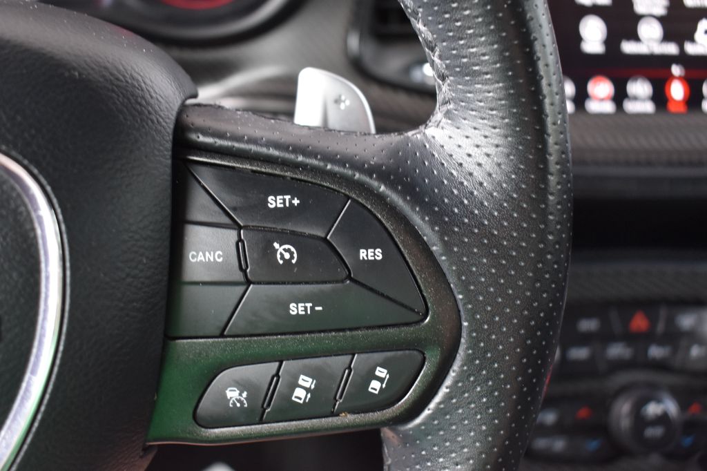 Dodge Challenger photo 19