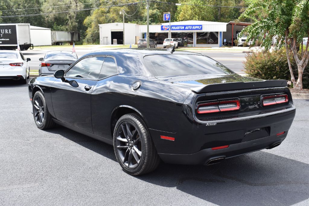 Dodge Challenger photo 7