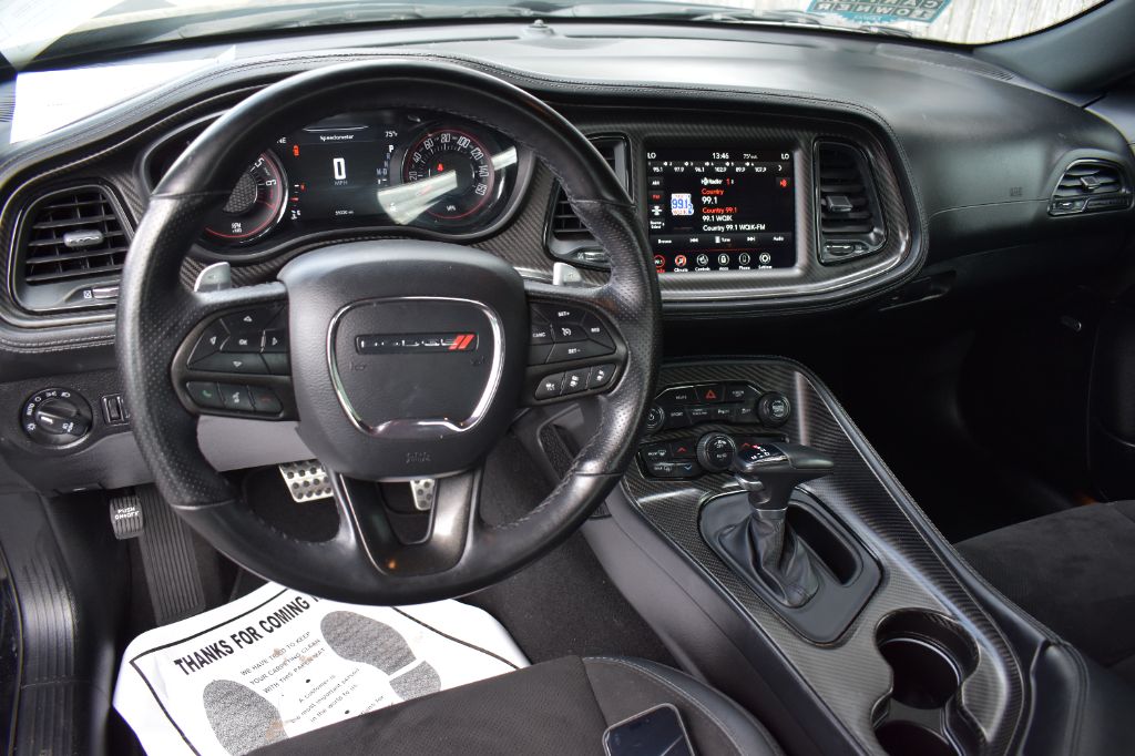 Dodge Challenger photo 12
