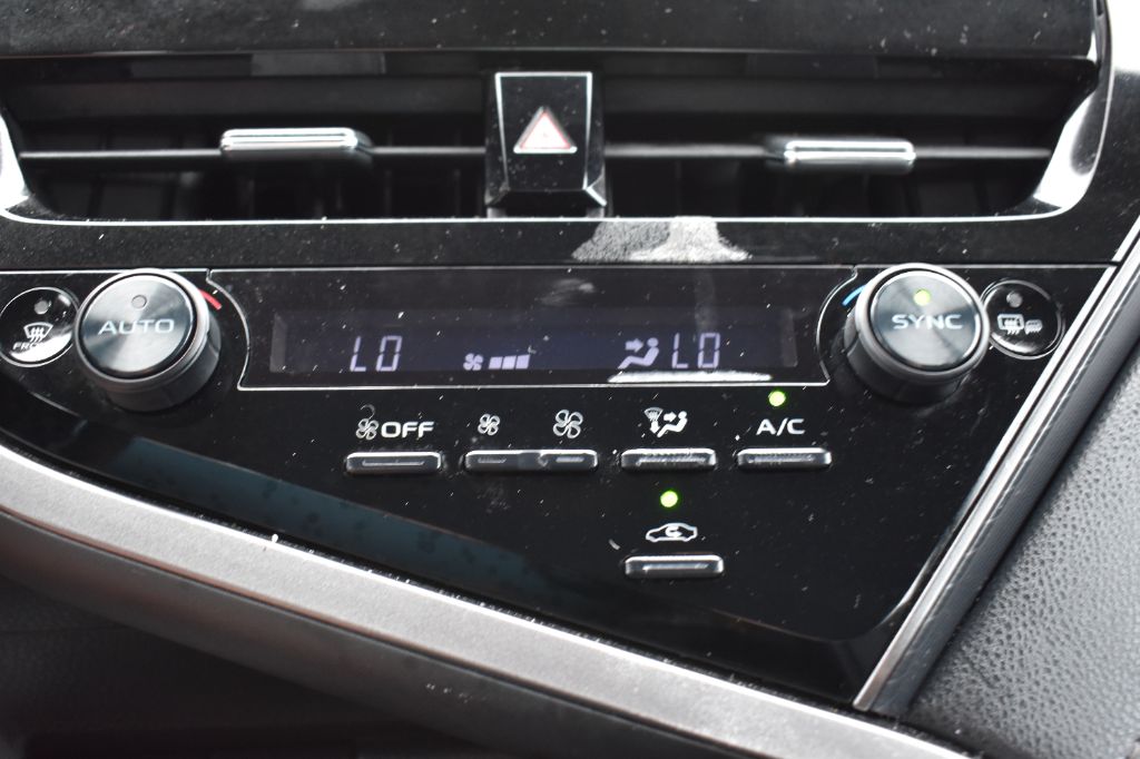 Toyota Camry photo 15