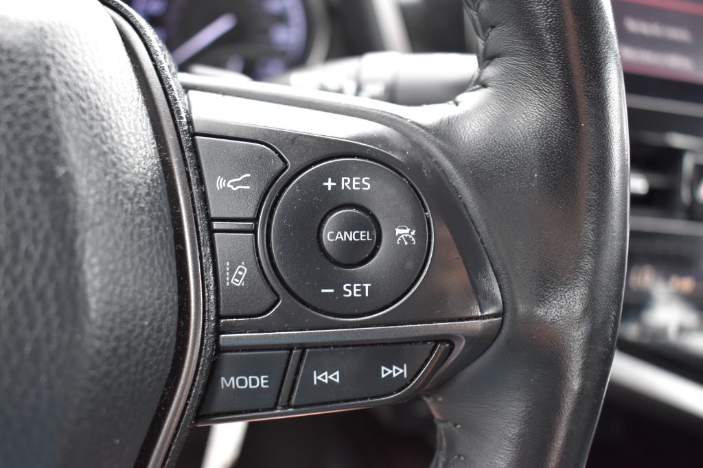 Toyota Camry photo 17