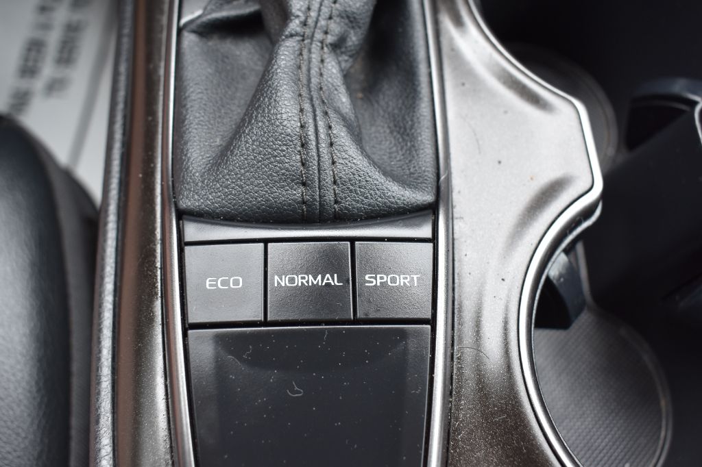 Toyota Camry photo 19