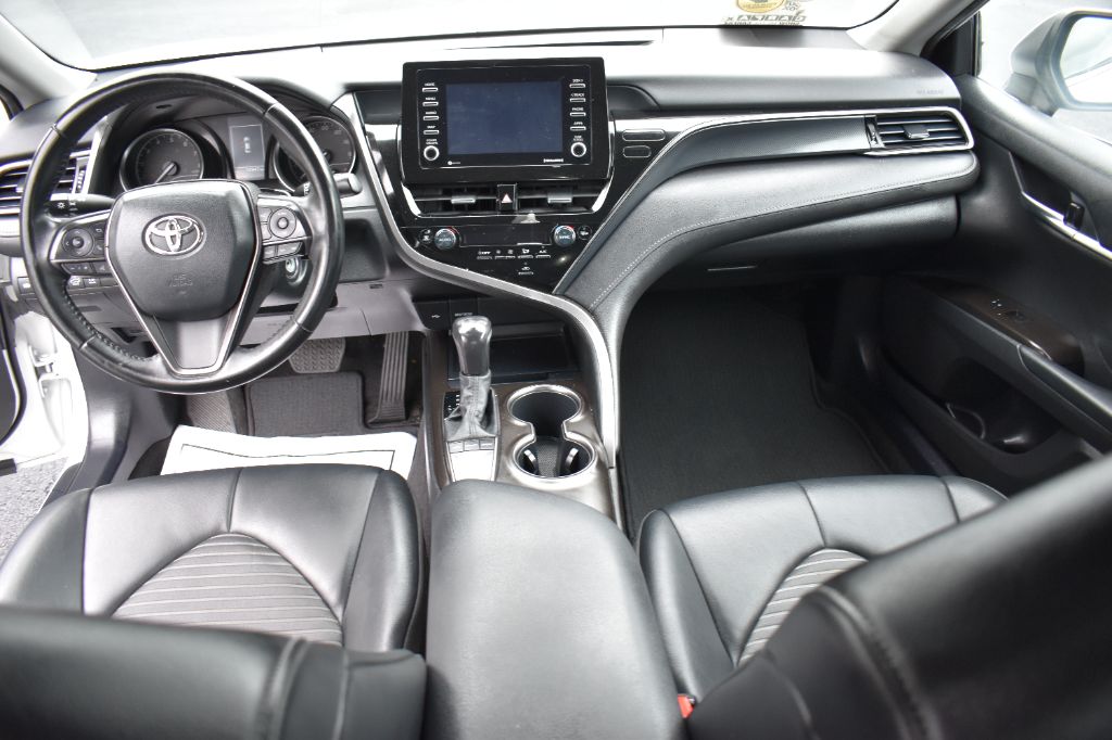 Toyota Camry photo 11