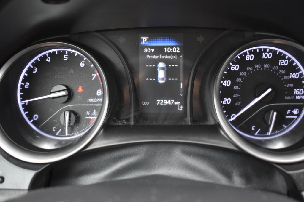Toyota Camry photo 13