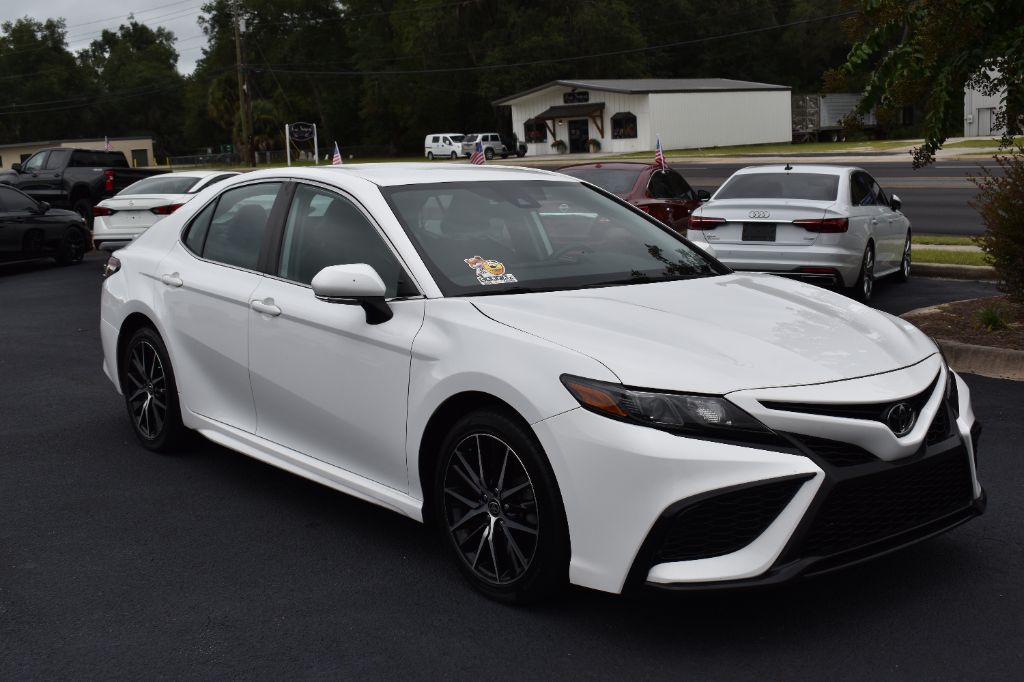 Toyota Camry photo 3