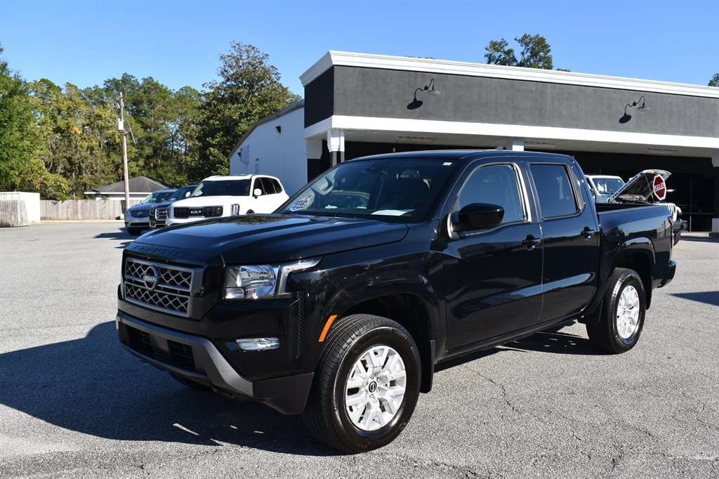 2024 Nissan Frontier SV's photo