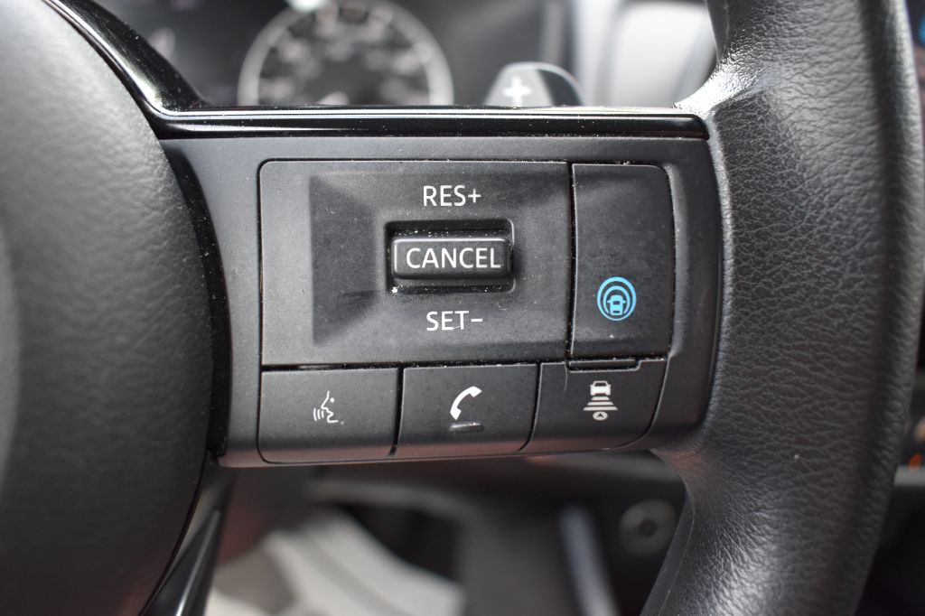Nissan Rogue photo 18