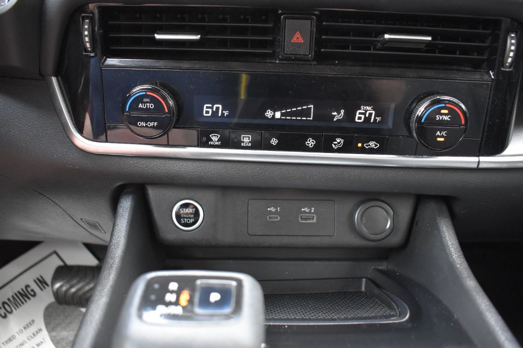 Nissan Rogue photo 17