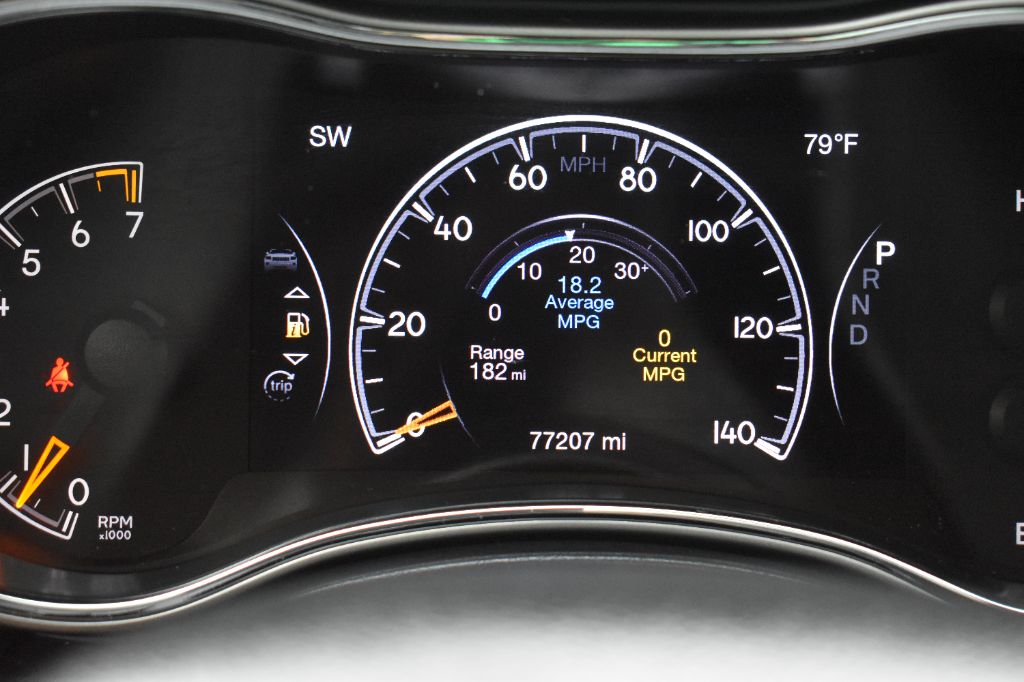 Jeep Grand Cherokee photo 15