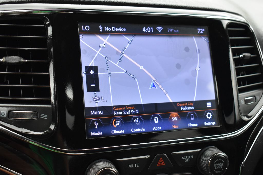 Jeep Grand Cherokee photo 17