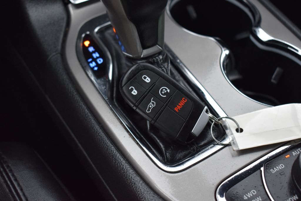 Jeep Grand Cherokee photo 22